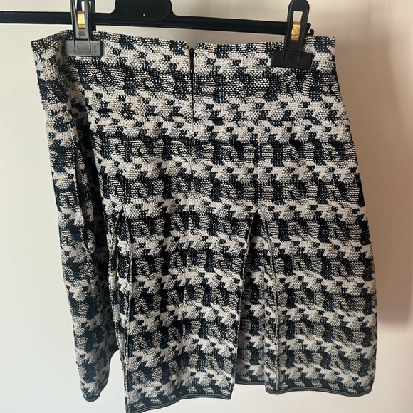 Chanel skirt - Picture 4 of 4